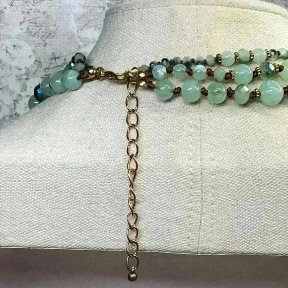 Green Beaded Necklace with AB Effect Vintage - Picture 4 of 4